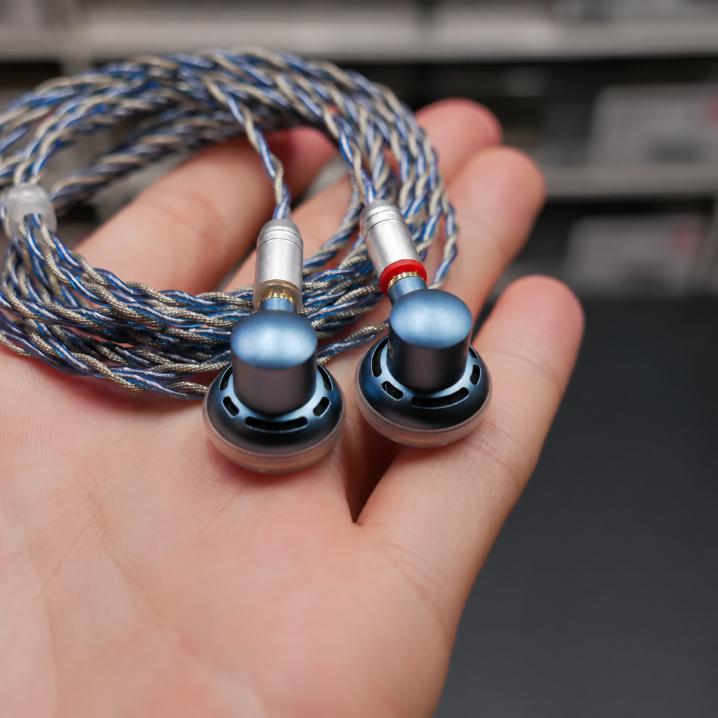 300Ω HiFi Flathead Earbuds with Detachable MMCX Cable – 3.5mm / 4.4mm Balanced
