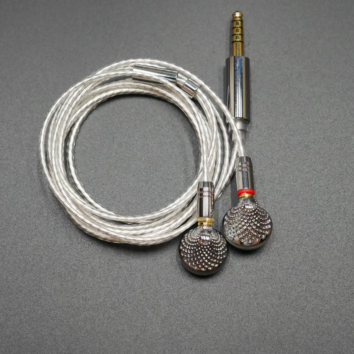 Metal flathead MMCX earbuds with 4.4mm balanced cable