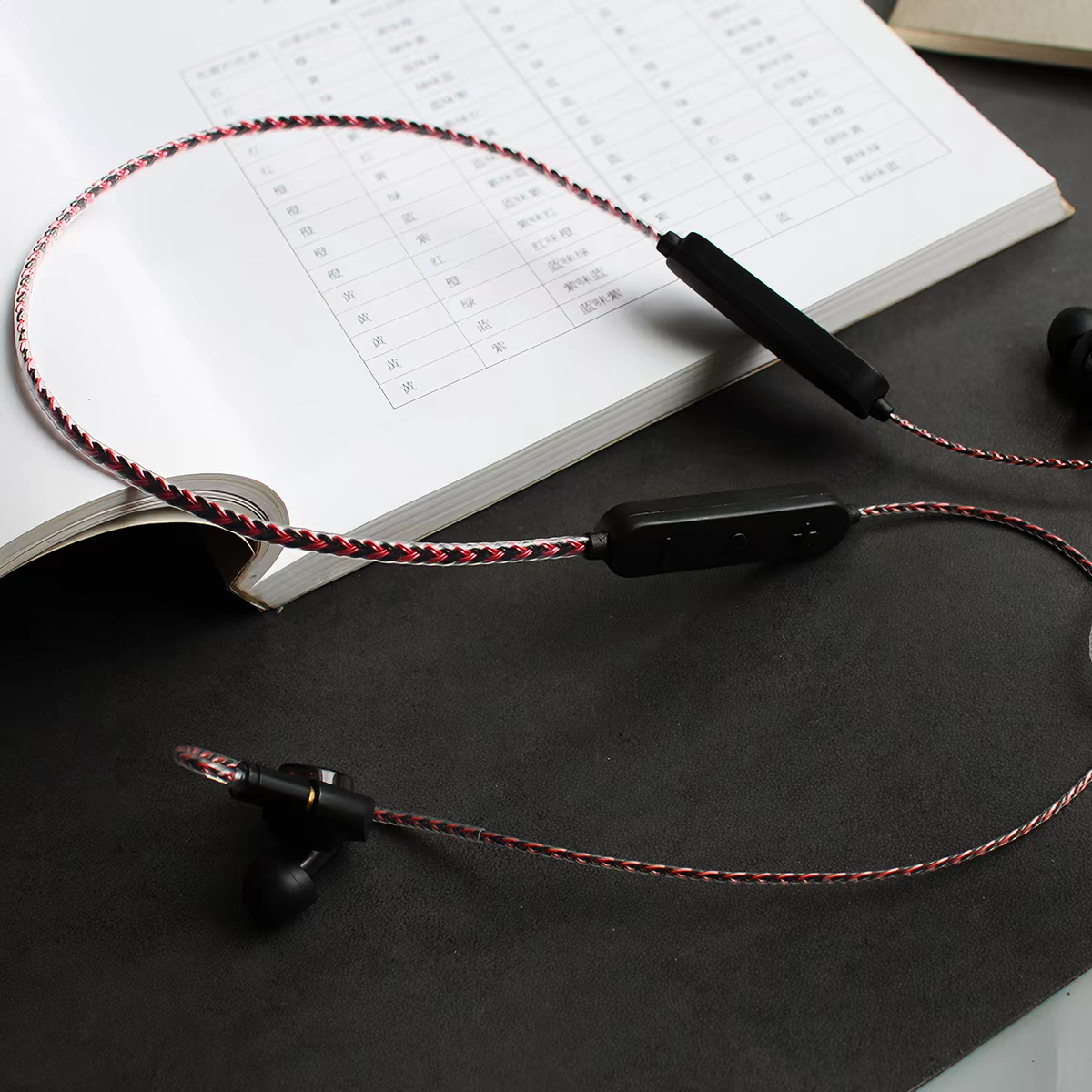 Red & Black QCC5181 single-battery Bluetooth IEM cable