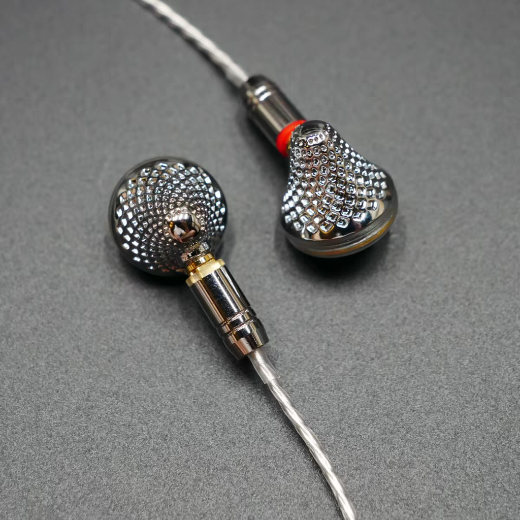 Detailed metal housing and MMCX cable connection